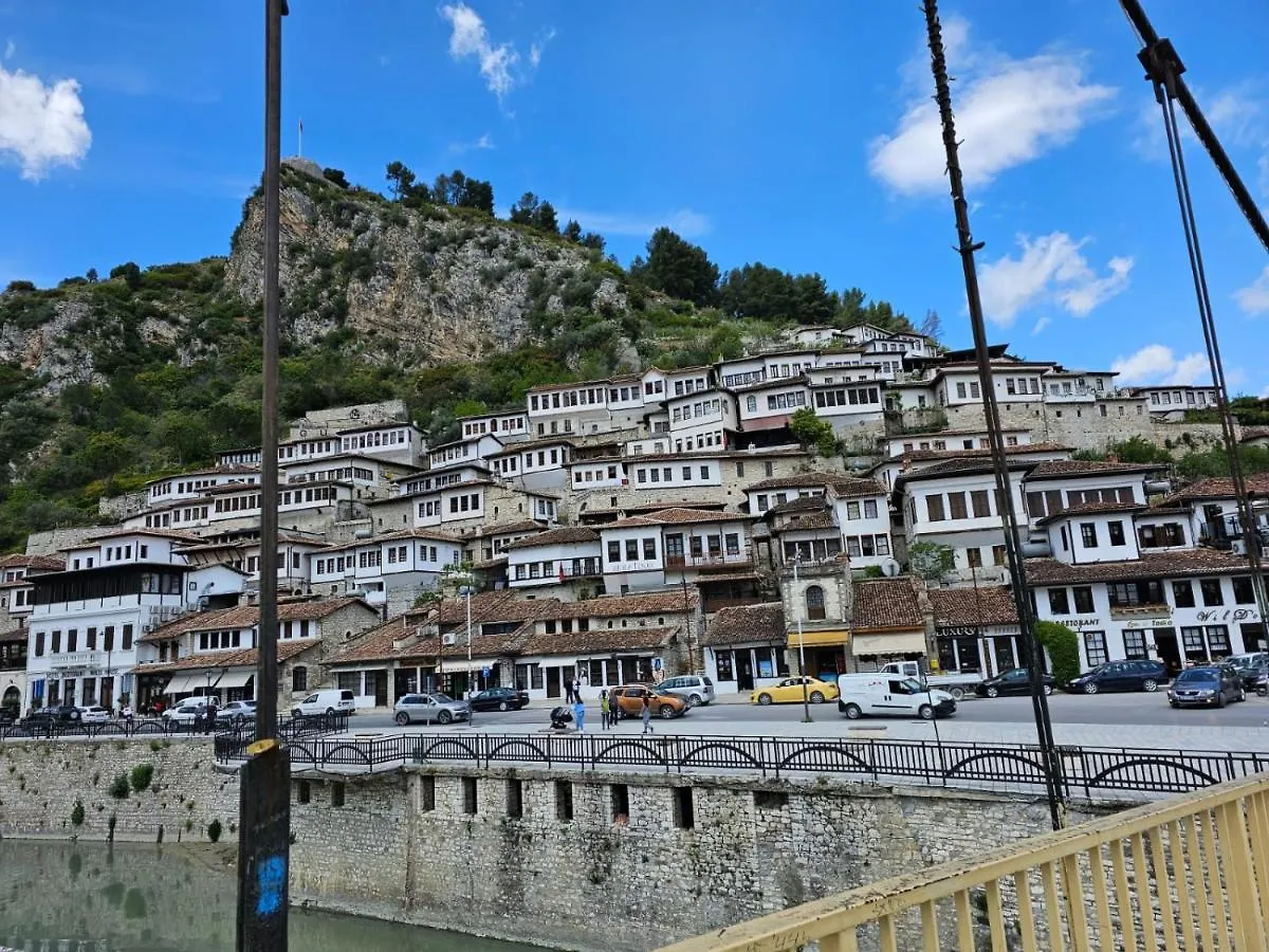 Guesthouse Iljaz Berat 0*,